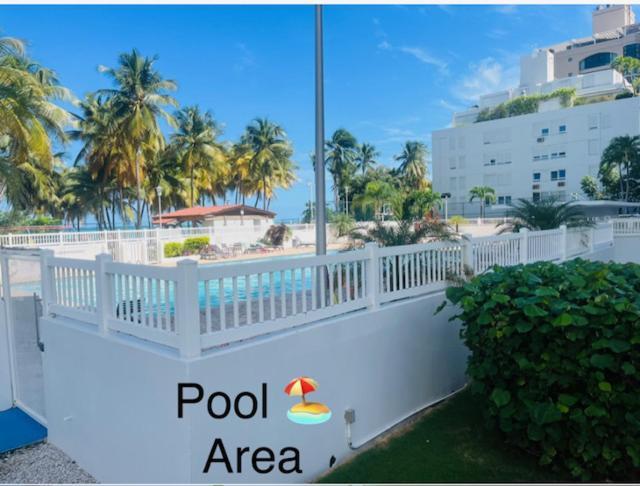 Isla Verde Frente A La Playa Y Piscina, Centrico Y Accesible San Juan Exterior photo